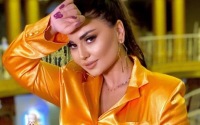 Şəbnəmin onu qucaqlamaq istəyən kişiyə reaksiyası TƏNQİD EDİLDİ