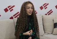 Azərbaycanlı müğənni qara libasda GƏLİN KÖÇDÜ