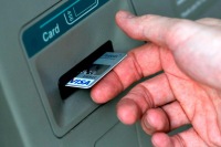 Sumqayıtda naməlum şəxs vətəndaşların bank kartlarından 2750 manat oğurlayıb
