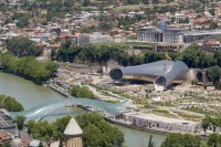 Tbilisidə memarlıq qalmaqalı: “Küplər” sökülür, hotel gəlir