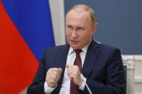 Putin Ukrayna hakimiyyətini tənqid etdi