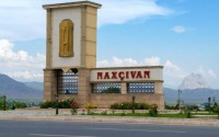 Naxçıvanda dövlət qulluqçuları təltif edildi