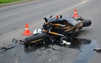 “07” ilə toqquşan motosikletçi öldü