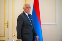 Ermənistan prezidenti Azərbaycanla sərhəddə: Nə baş verir?
