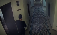 78 nəfərin öldüyü yanğında müdir ailəsi ilə hoteldən belə çıxıbmış - Video