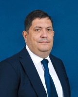 Qubalı deputat villasında işləyən ustaların pulunu kəsdi: Ona zəng edən müxbiri isə hədələdi-Foto